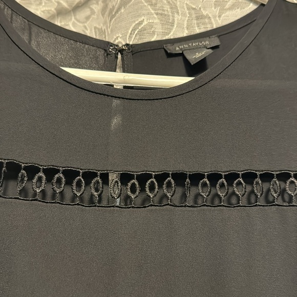 Ann Taylor - Picture 3 of 6